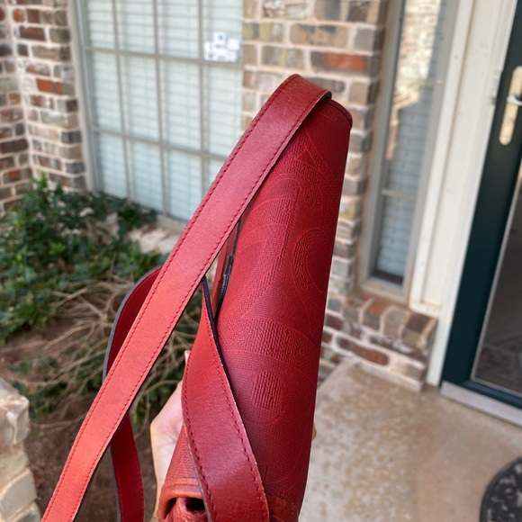 Used - Picture 3 of 12